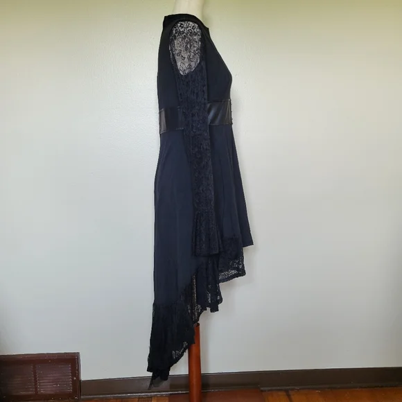 Royal Bones | Lace Keyhole Hi-Low Dress - Picture 6 of 12
